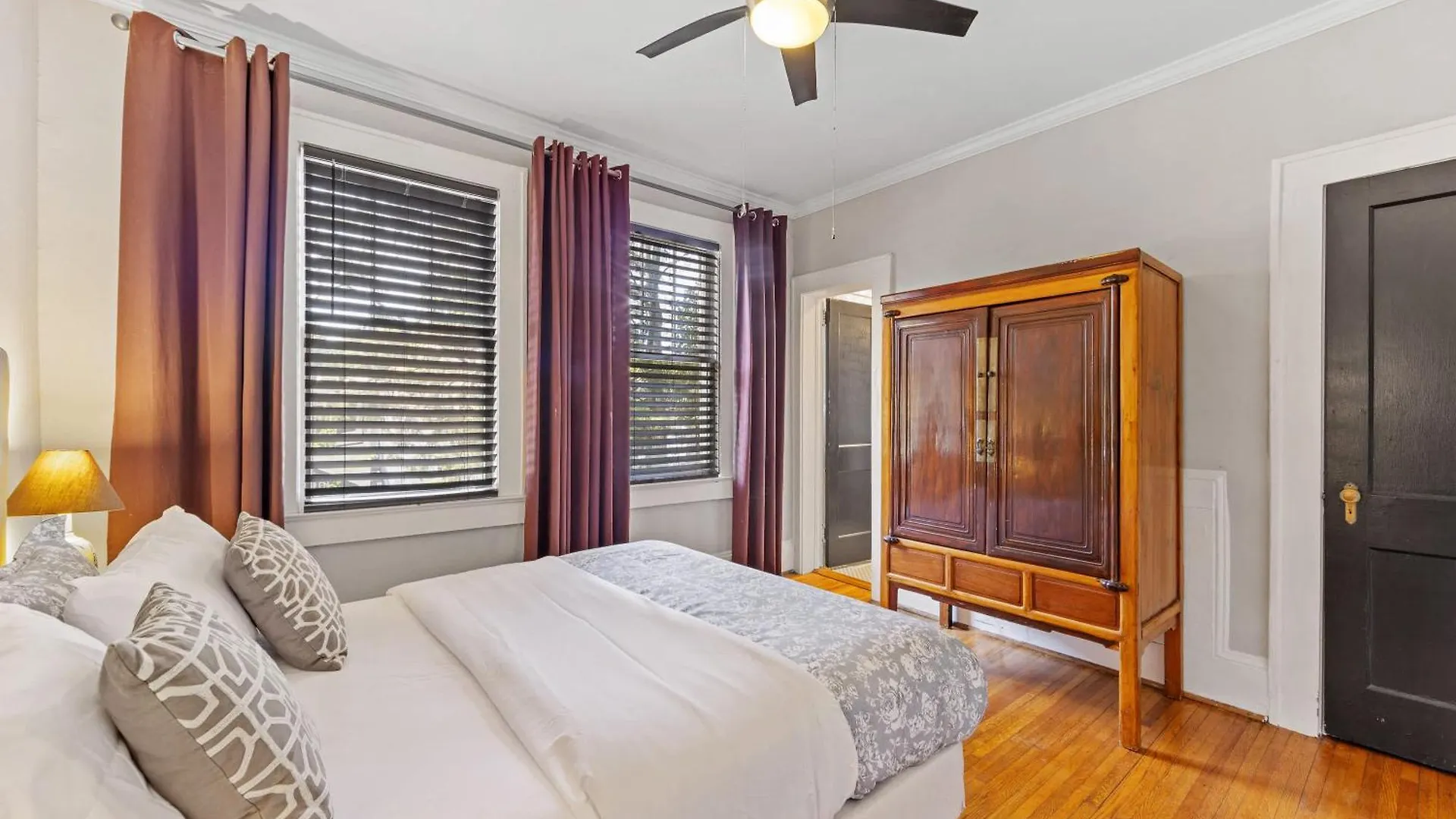Dom wakacyjny Contemporary 2Br In Myers Park With Screened Porch Charlotte Stany Zjednoczone Ameryki